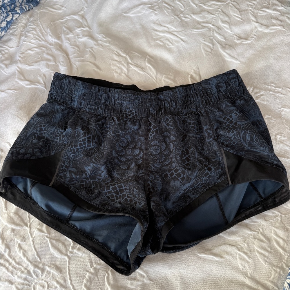 Lululemon Athletica Miles Ahead (2.5) Nouveau Mach Blue Black Athletic Shorts